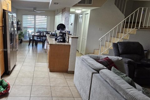 Adosado en venta en Hollywood, Florida, 4 dormitorios № 2062072 - foto 27