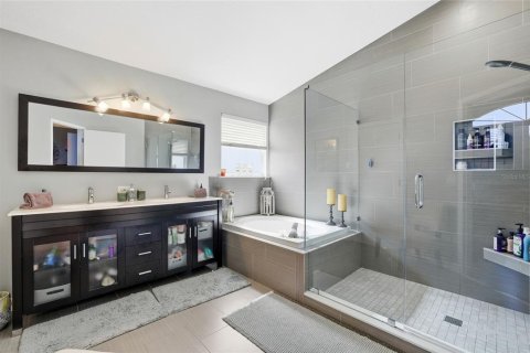 Villa ou maison à vendre à Tampa, Floride: 4 chambres, 212.65 m2 № 2106174 - photo 21