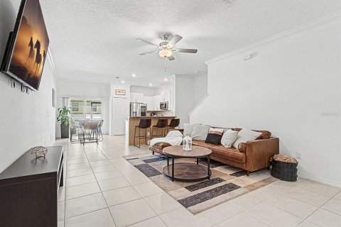 Townhouse in Zephyrhills, Florida 3 bedrooms, 151.8 sq.m. № 2373025 - photo 6