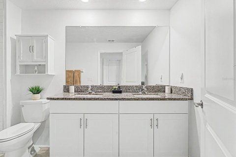 Townhouse in Zephyrhills, Florida 3 bedrooms, 151.8 sq.m. № 2373025 - photo 21