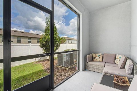 Townhouse in Zephyrhills, Florida 3 bedrooms, 151.8 sq.m. № 2373025 - photo 15