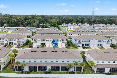 Townhouse in Zephyrhills, Florida 3 bedrooms, 151.8 sq.m. № 2373025 - photo 4