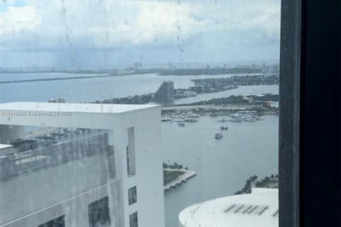 Condominio en venta en Miami, Florida, 1 dormitorio, 55.56 m2 № 1974755 - foto 12