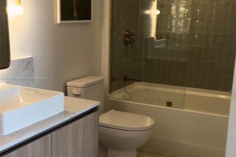 Condominio en venta en Miami, Florida, 1 dormitorio, 55.56 m2 № 1974755 - foto 10