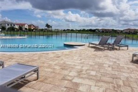 Купить таунхаус в Майами, Флорида 4 спальни, 174.28м2, № 2024618 - фото 29