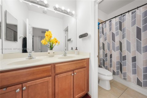 Купить таунхаус в Майами, Флорида 4 спальни, 174.28м2, № 2024618 - фото 22