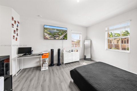 Купить таунхаус в Майами, Флорида 4 спальни, 174.28м2, № 2024618 - фото 16