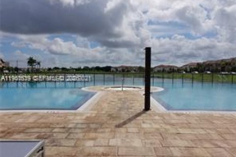 Купить таунхаус в Майами, Флорида 4 спальни, 174.28м2, № 2024618 - фото 28