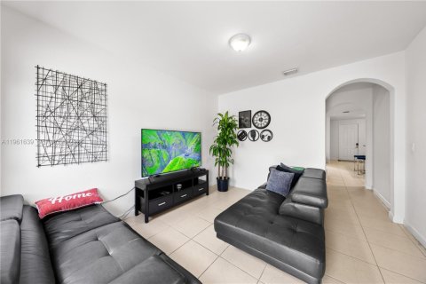 Купить таунхаус в Майами, Флорида 4 спальни, 174.28м2, № 2024618 - фото 8