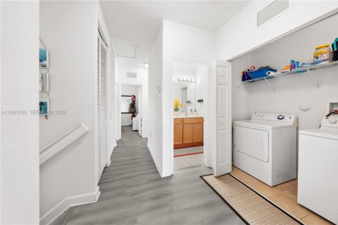 Купить таунхаус в Майами, Флорида 4 спальни, 174.28м2, № 2024618 - фото 21