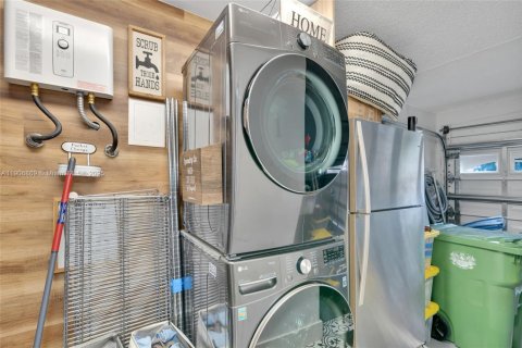 Casa en venta en Weston, Florida, 5 dormitorios, 157.19 m2 № 1963264 - foto 28