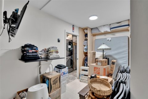 Casa en venta en Weston, Florida, 5 dormitorios, 157.19 m2 № 1963264 - foto 27