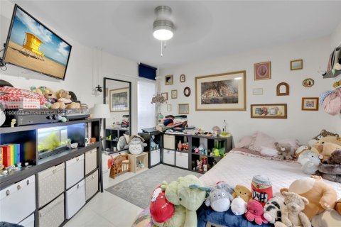 Casa en venta en Weston, Florida, 5 dormitorios, 157.19 m2 № 1963264 - foto 16