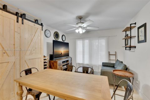 Casa en venta en Weston, Florida, 5 dormitorios, 157.19 m2 № 1963264 - foto 13