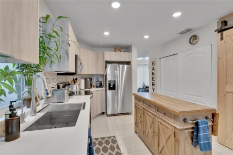 Casa en venta en Weston, Florida, 5 dormitorios, 157.19 m2 № 1963264 - foto 12