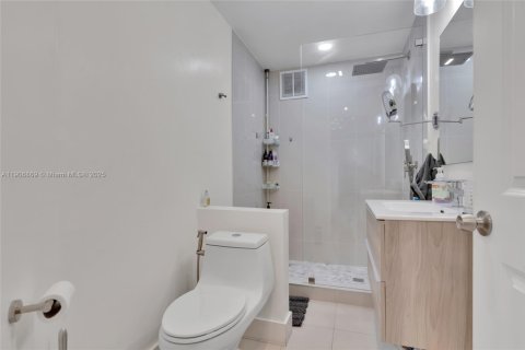 Casa en venta en Weston, Florida, 5 dormitorios, 157.19 m2 № 1963264 - foto 15