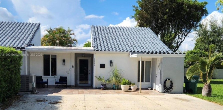 Townhouse in Miami, Florida 2 bedrooms, 91.23 sq.m. № 1952808