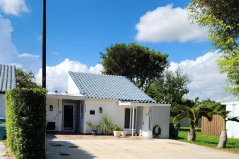 Townhouse in Miami, Florida 2 bedrooms, 91.23 sq.m. № 1952808 - photo 2