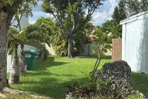 Townhouse in Miami, Florida 2 bedrooms, 91.23 sq.m. № 1952808 - photo 5