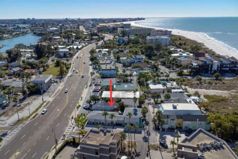 Commercial property in Treasure Island, Florida 7 bedrooms, 224.45 sq.m. № 2222443 - photo 8