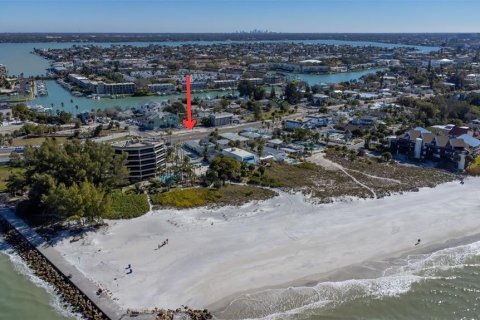 Commercial property in Treasure Island, Florida 7 bedrooms, 224.45 sq.m. № 2222443 - photo 3