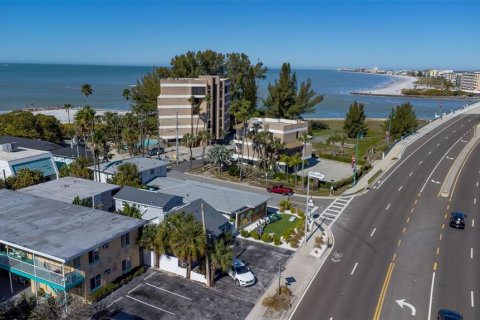 Commercial property in Treasure Island, Florida 7 bedrooms, 224.45 sq.m. № 2222443 - photo 7