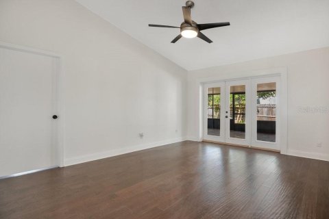 House in Orlando, Florida 3 bedrooms, 152.36 sq.m. № 1884861 - photo 13