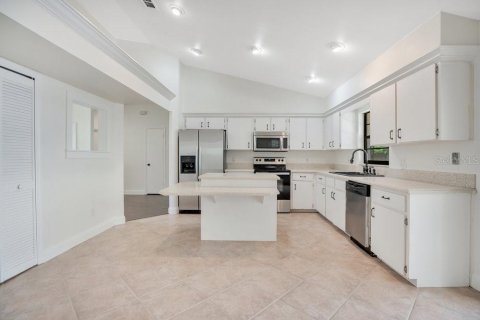 House in Orlando, Florida 3 bedrooms, 152.36 sq.m. № 1884861 - photo 8