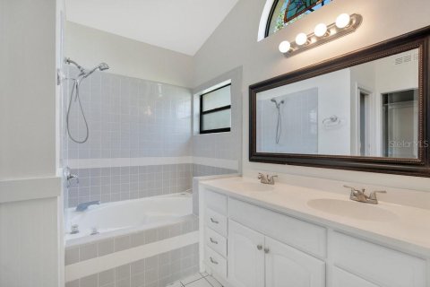 House in Orlando, Florida 3 bedrooms, 152.36 sq.m. № 1884861 - photo 15