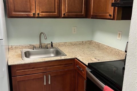Condo in Pompano Beach, Florida, 2 bedrooms  № 1868294 - photo 5