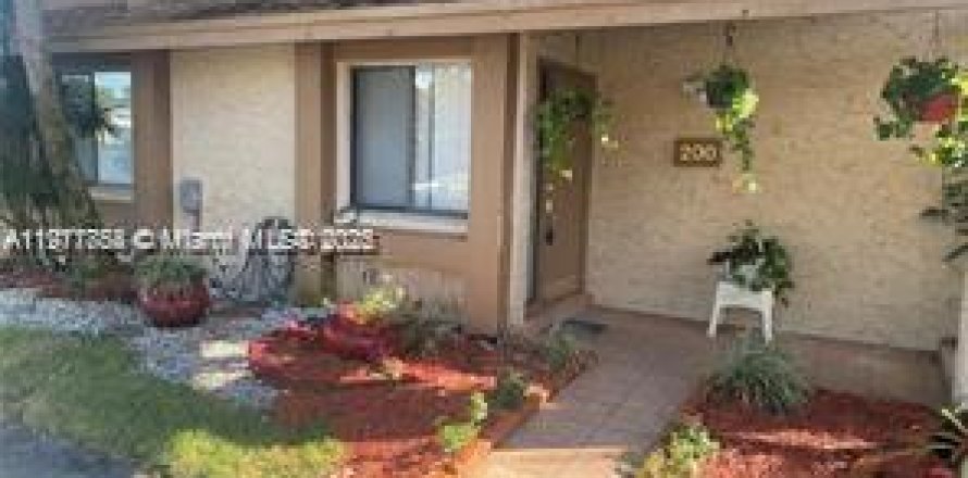 Кондоминиум с 2 спальнями в Плантация, Флорида № 1972431