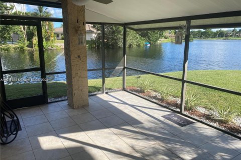 Снять в аренду кондоминиум в Плантация, Флорида 2 спальни, 89.56м2, № 1972431 - фото 6