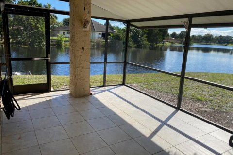 Снять в аренду кондоминиум в Плантация, Флорида 2 спальни, 89.56м2, № 1972431 - фото 15