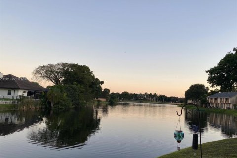 Снять в аренду кондоминиум в Плантация, Флорида 2 спальни, 89.56м2, № 1972431 - фото 13