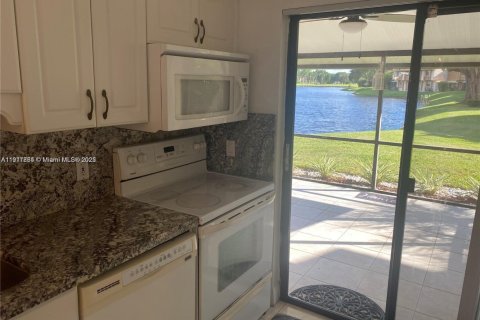 Снять в аренду кондоминиум в Плантация, Флорида 2 спальни, 89.56м2, № 1972431 - фото 4