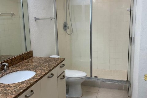 Condo in Stuart, Florida, 3 bedrooms № 2392786 - photo 2