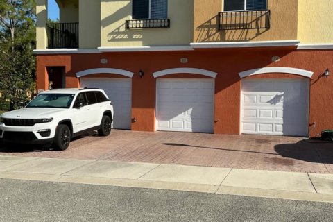 Condo in Stuart, Florida, 3 bedrooms  № 2392786