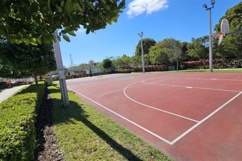 House in Doral, Florida 4 bedrooms, 258.73 sq.m. № 2052847 - photo 27