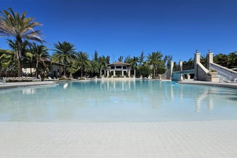 House in Doral, Florida 4 bedrooms, 258.73 sq.m. № 2052847 - photo 21