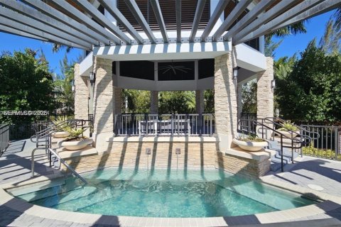 House in Doral, Florida 4 bedrooms, 258.73 sq.m. № 2052847 - photo 22