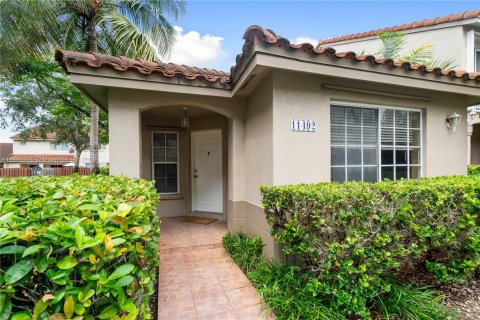 Townhouse in Miami, Florida 3 bedrooms, 99.41 sq.m. № 1944004 - photo 1