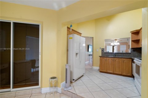 Townhouse in Miami, Florida 3 bedrooms, 99.41 sq.m. № 1944004 - photo 8