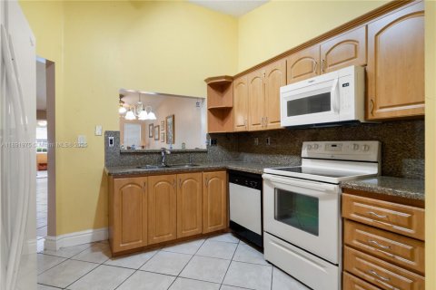 Townhouse in Miami, Florida 3 bedrooms, 99.41 sq.m. № 1944004 - photo 7