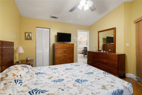 Townhouse in Miami, Florida 3 bedrooms, 99.41 sq.m. № 1944004 - photo 11