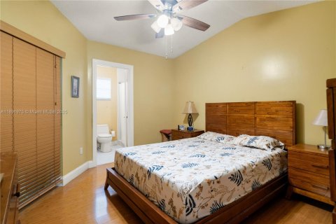 Townhouse in Miami, Florida 3 bedrooms, 99.41 sq.m. № 1944004 - photo 10