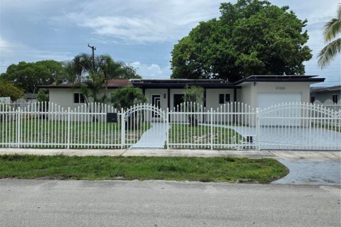 Villa ou maison à Miami Gardens, Floride 3 chambres, 136.19 m2 № 2088403