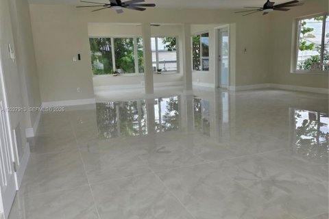 Villa ou maison à vendre à Miami Gardens, Floride: 3 chambres, 136.19 m2 № 2088403 - photo 3