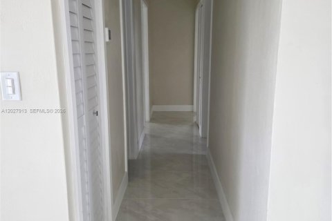 Villa ou maison à vendre à Miami Gardens, Floride: 3 chambres, 136.19 m2 № 2088403 - photo 8