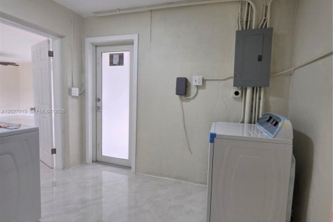 Villa ou maison à vendre à Miami Gardens, Floride: 3 chambres, 136.19 m2 № 2088403 - photo 21