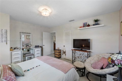 House in Hollywood, Florida 2 bedrooms, 102.01 sq.m. № 1729461 - photo 10